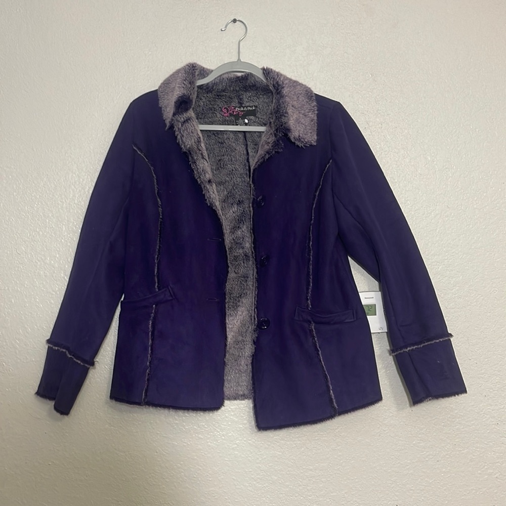 Peck and peck polyester fur imitation coat.